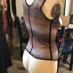 Rubber spandex wait clincher